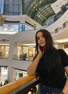 Melis - puta in Dubai Photo 1 of 4