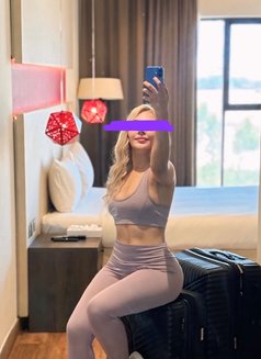 Melis - escort in Muscat Photo 7 of 10
