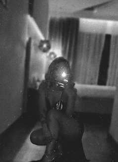 Melis - escort in Muscat Photo 9 of 10