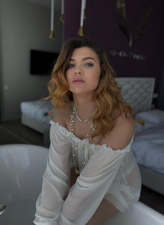 Melisa - escort in Riyadh Photo 6 of 7