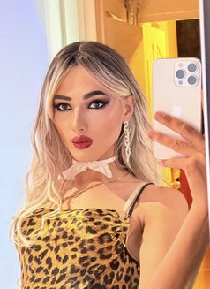 MELISSA - Male escort in İstanbul Photo 12 of 23