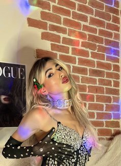 MELISSA - Male escort in İstanbul Photo 1 of 30