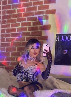 MELISSA - Male escort in İstanbul Photo 29 of 30