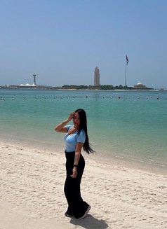 Melissa - escort in Abu Dhabi Photo 4 of 11