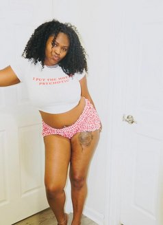 Melissa From Noida sector 49 - puta in Noida Photo 2 of 3