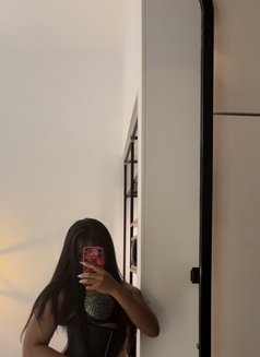 Melissa - escort in Dubai Photo 1 of 8