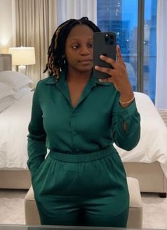 Melissa - escort in Guangzhou Photo 2 of 5