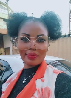 Melissa - masseuse in Nairobi Photo 2 of 5