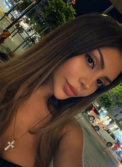Melissa - puta in İstanbul Photo 6 of 8