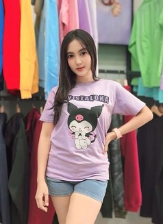 Mella - puta in Surabaya Photo 6 of 6