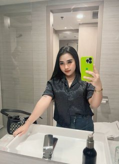 Mella Vianisty - escort in Jakarta Photo 4 of 9