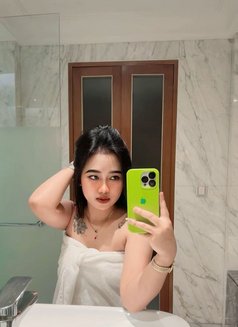 Mella Vianisty - escort in Jakarta Photo 7 of 9