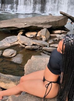 Mellisa 19 - puta in Dubai Photo 2 of 6