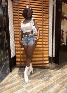 Mellisa - puta in Dubai Photo 6 of 6