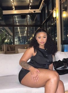 Mellisa - puta in Ahmedabad Photo 1 of 7