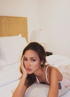 Melly - escort in Bali Photo 3 of 4