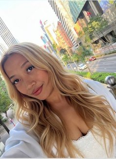 Melly - puta in Hong Kong Photo 4 of 7