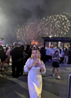 Melly - puta in Hong Kong Photo 5 of 7