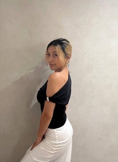 Melly - puta in Hong Kong Photo 4 of 8
