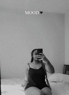 Melly - escort in Nairobi Photo 3 of 4