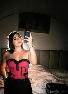 Melo - Transsexual escort in Beirut Photo 1 of 11