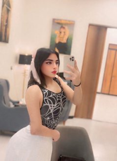 Melo - Transsexual escort in Beirut Photo 2 of 11
