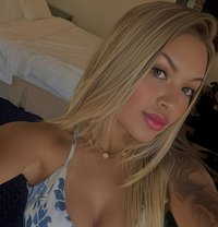 Melody Lopes - puta in Singapore