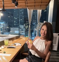 Melody - puta in Bangkok Photo 8 of 9