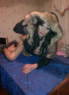 Melts - Transsexual escort in London Photo 7 of 7