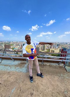 Melvin - Male escort in Nairobi Photo 4 of 10