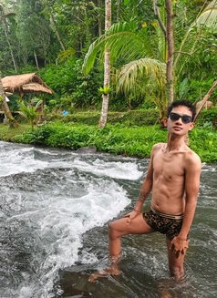 Melvin69 - Male escort in Bali Photo 3 of 7