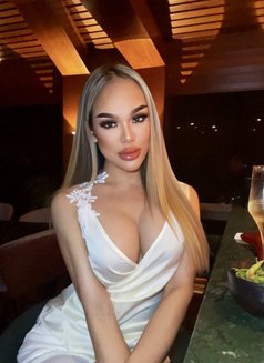 Meme Maria - Transsexual escort in Al Manama Photo 9 of 10