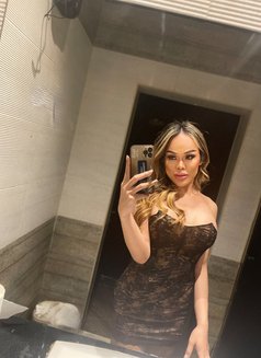 Meme Maria - Transsexual escort in Al Manama Photo 5 of 10