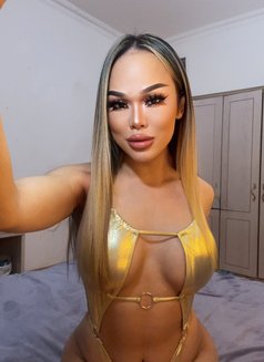 Meme Maria - Transsexual escort in Al Manama Photo 9 of 10