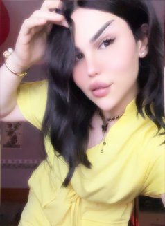 meme rpg - Transsexual escort in Beirut Photo 6 of 7
