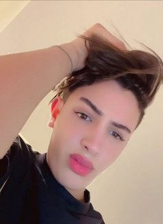 Memô - Male escort in Riyadh Photo 3 of 7