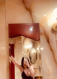 Mena - puta in Cairo Photo 2 of 2