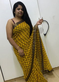 Mena - puta in Dubai Photo 2 of 7