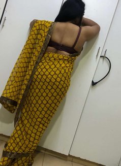 Mena - puta in Dubai Photo 6 of 7