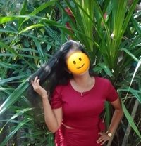 Menaka New Girl - puta in Colombo