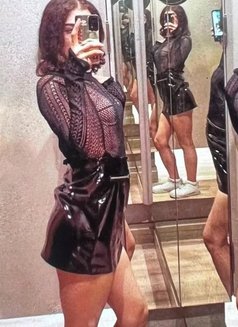 Menyar - Transsexual escort in İstanbul Photo 2 of 3