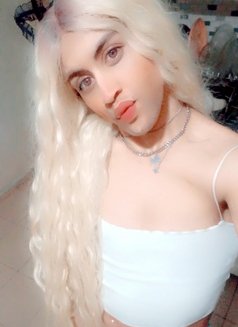 Menyar - Transsexual escort in İstanbul Photo 3 of 3