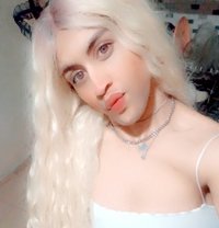 Menyar - Transsexual escort in İstanbul