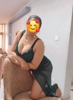 Mera - escort in Cairo Photo 6 of 12