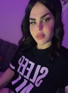 meranoo - Transsexual escort in Beirut Photo 3 of 3