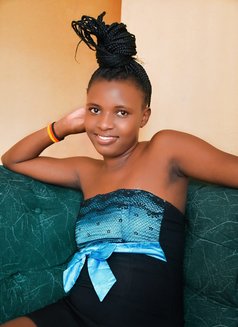 Mercy - puta in Nairobi Photo 3 of 3