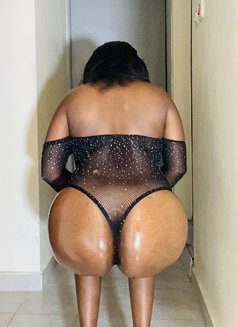 Mercy - escort in Nairobi Photo 4 of 6