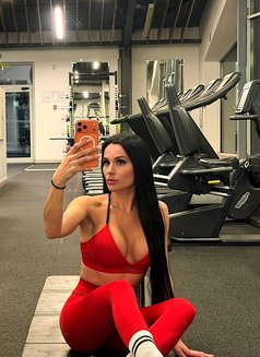 Meri - escort in Hong Kong Photo 8 of 19