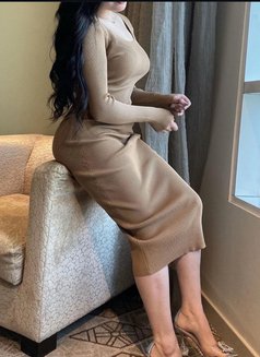 Meri - escort in Dubai Photo 4 of 5