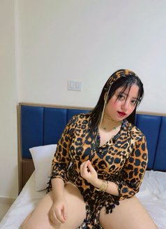 Mero - puta in Al Manama Photo 5 of 8